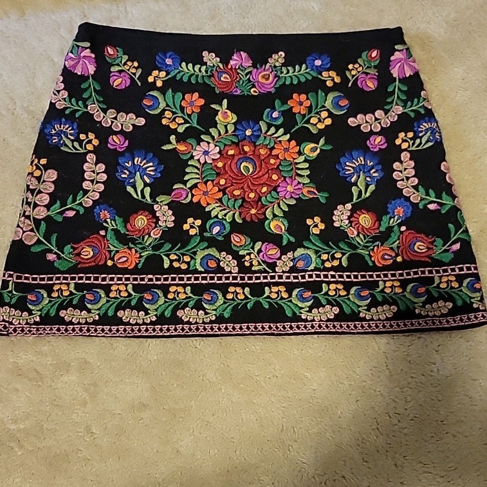 Zara Black Floral Embroidered Mini Skirt